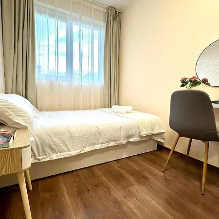 Lägenhet Ikigai Living - Cozy In Studentski Grad Sofia